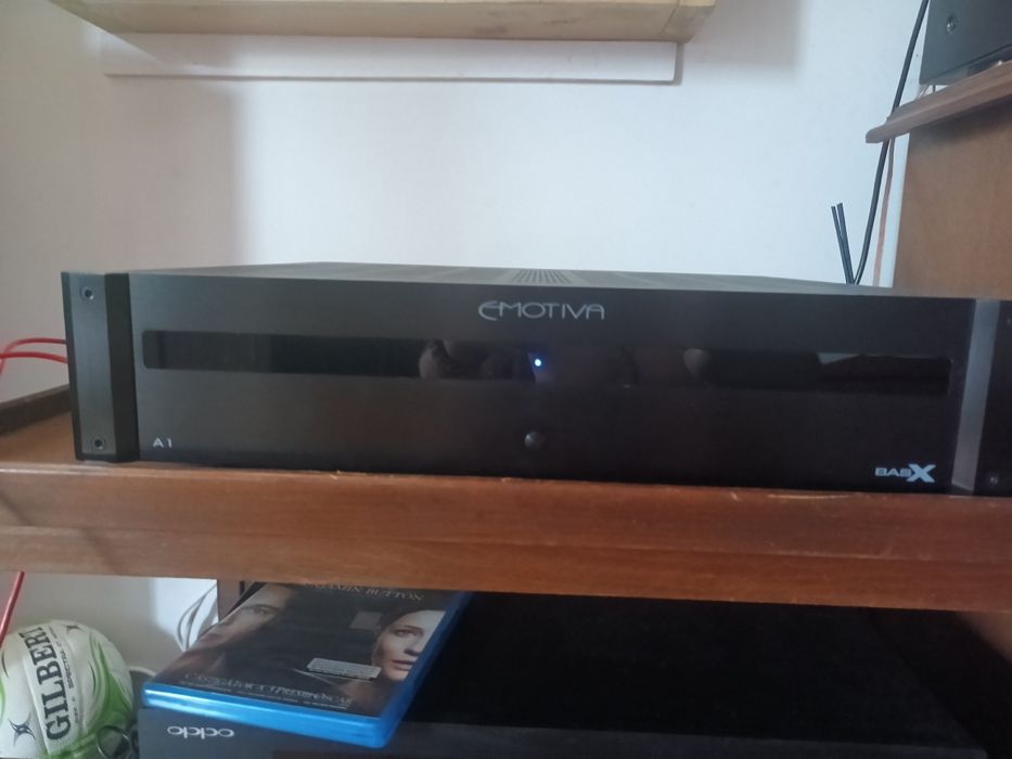 Vând 2x Amplificator Monoblock Emotiva BasX A1, pereche completă. Pret per pereche.