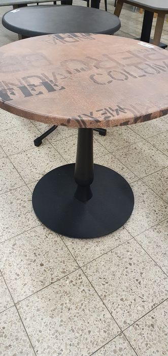 Masă/Messe  bistro cu picior metalic