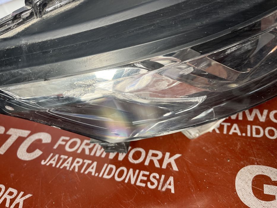 Фар Mitsubishi L200 2019- 2бр