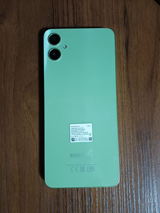 Продам самсунг А 05