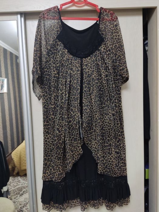 Продаю платья б/у в отличном состоянии. Одеванные по одному разу.