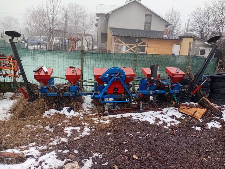 Semanatoare porumb si floare