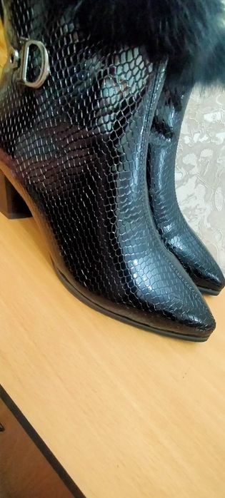 Новые,красивые  полусапожки