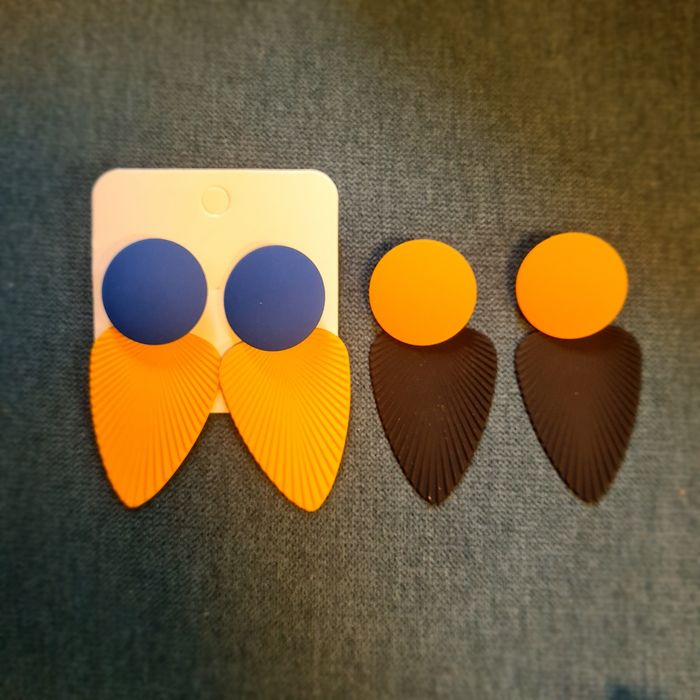 Обеци различни сол ключ листа