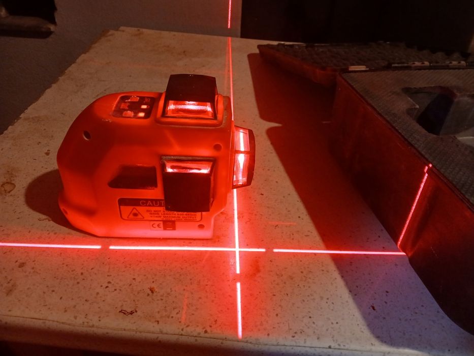 Laser  cu lini TUF