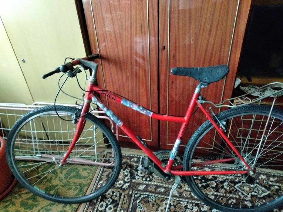 Vînd bicicletă de femei