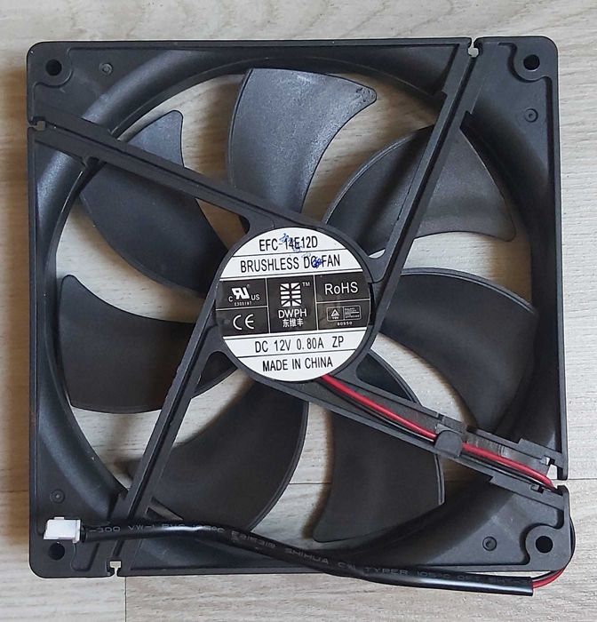 Vand ventilatoare 140mm , 120mm DeepCool si Antec