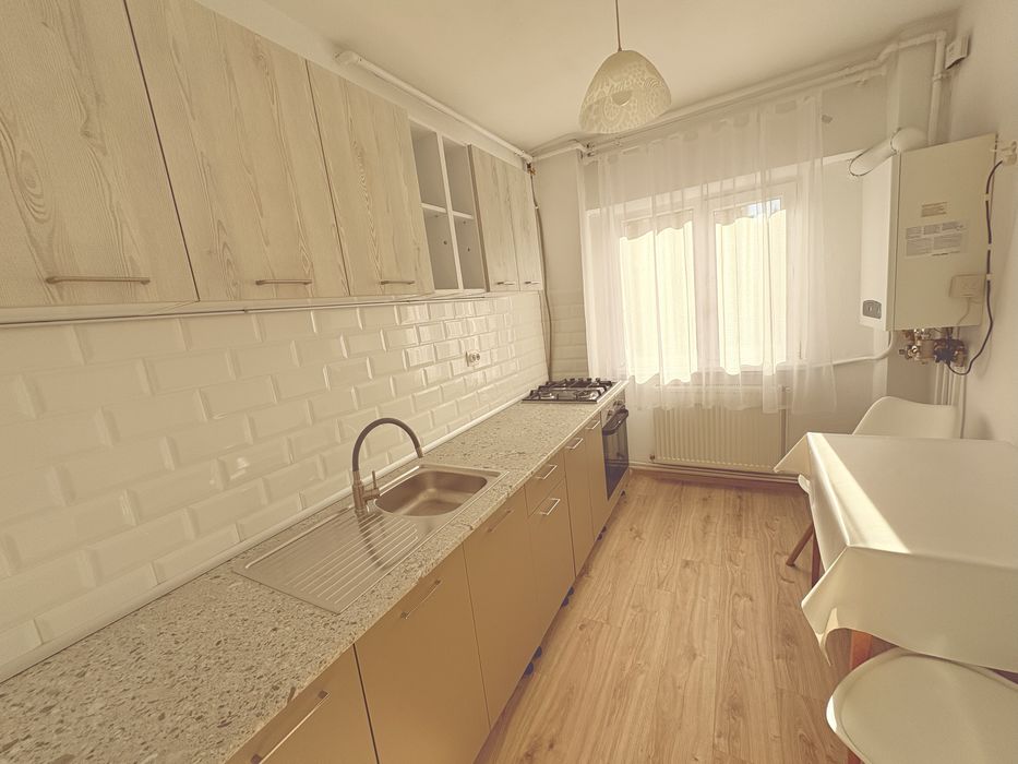 Apartament 2 camere decomandat | Prima închiriere | Centrul Civic – Spitalul Județean | 51 mp