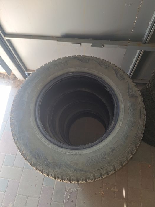 Продам комплект зимней резины 265/65 R17