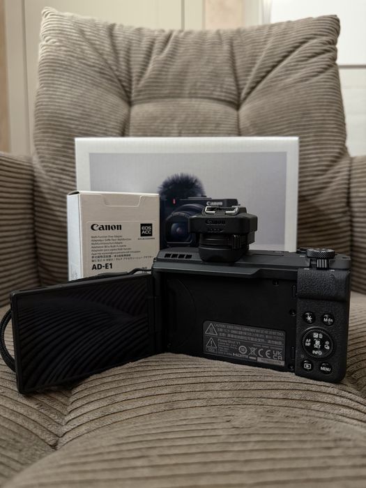 Canon PowerShot V1 Premium Vlogger Kit + AD-E1