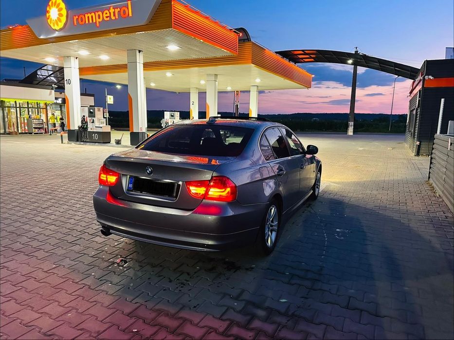 BMW 3 Series 2011 — imagine 4