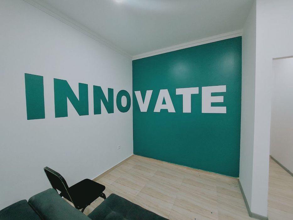 Художник Роспись стен Рассом Деворга расм чизиш