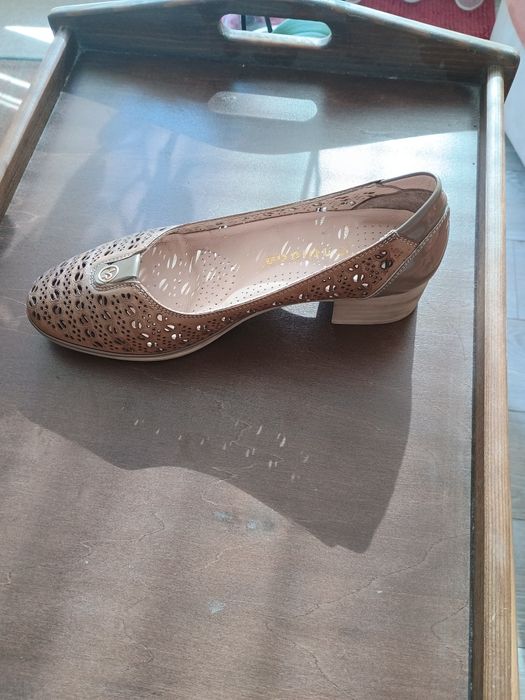 Продавам дамски обувки