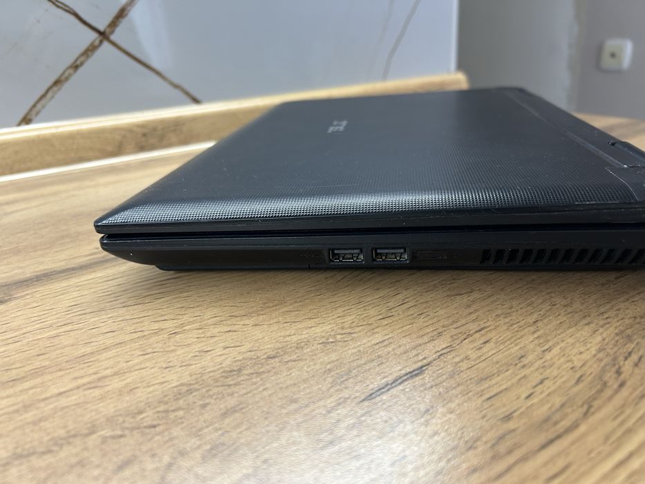 Ноутбук Asus  в хорошем состоянии