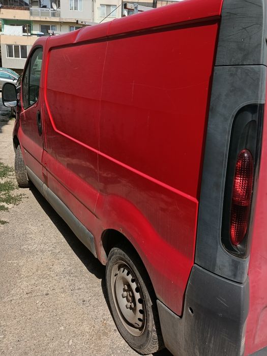 Опел виваро на части 2бр.