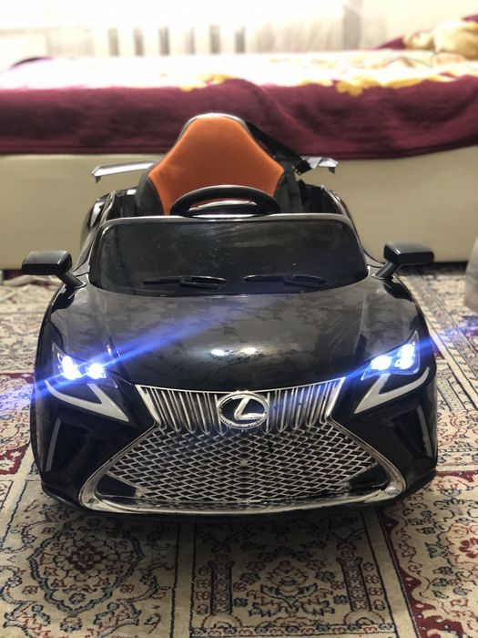 Продам детский Электромобиль Lexus