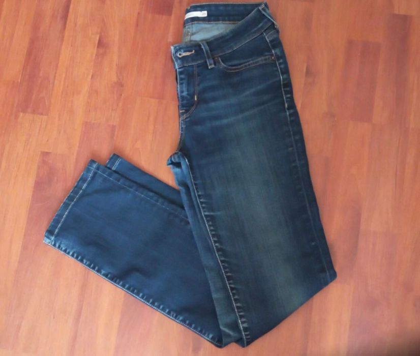 Джинсы Levis женские