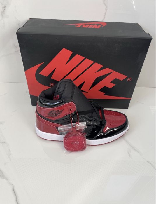 Air Jordan 1 retro high Patent Bred full box, verificare colet, marimea 42.