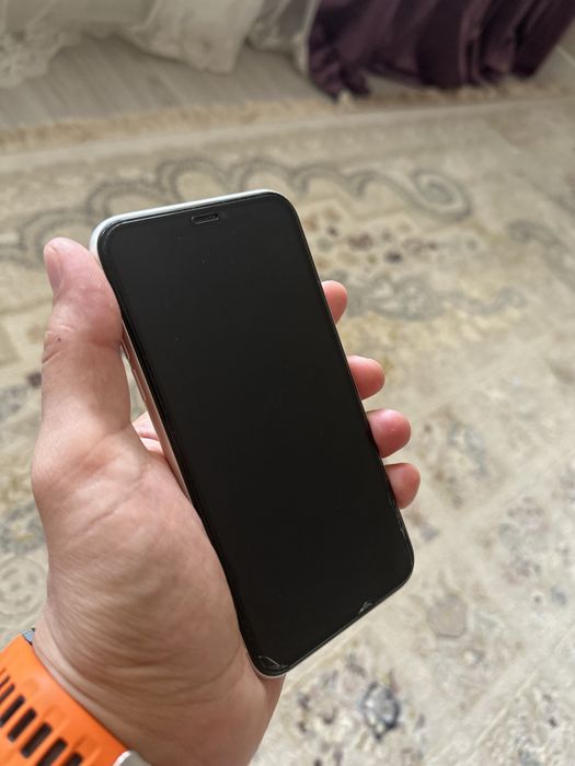 Продам iphone 11