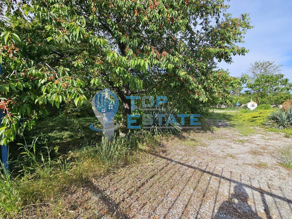 Промишлено помещение на главен път в с. Горна Студена