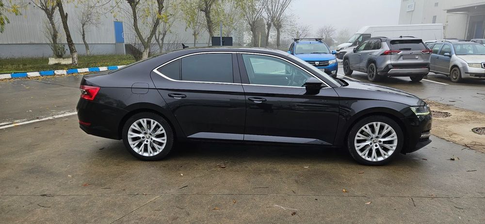 Skoda Superb Primul proprietar, stare perfecta  ( pret 20.400 E - TVA inclus )
