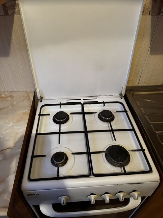Продам газ плиту