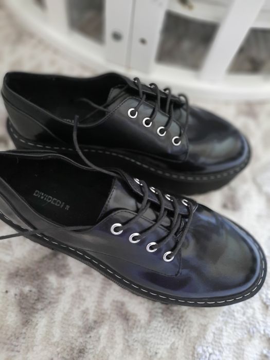 Продаётся обувь состояние новое