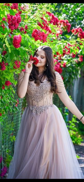 Бална рокля с паети