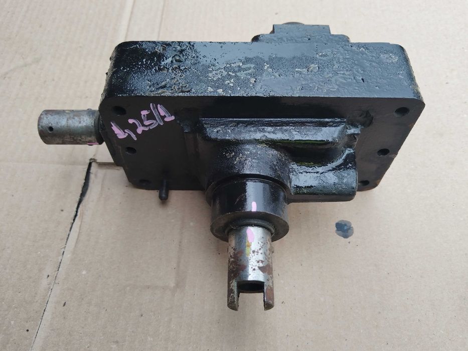 Reductor raport 1,25/1 cu decuplare la 90 de grade