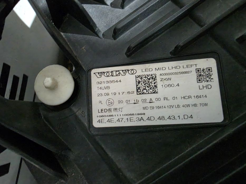 Far stanga mid led Volvo XC60 XC 60 dupa 2018 cod 32133544