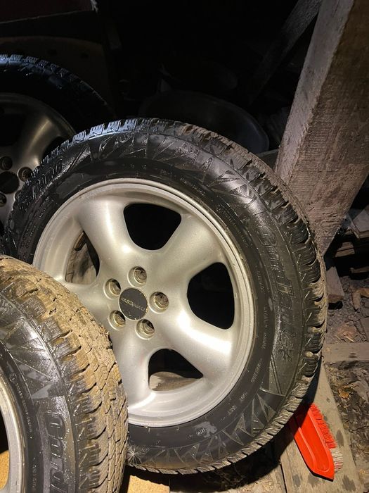 Комплект дисков с шинами