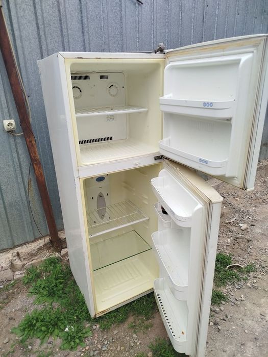 Отдам холодильник