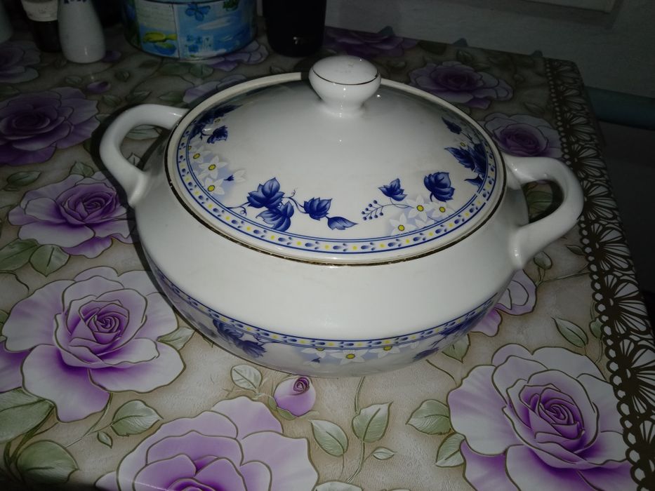 Продам супницу (новая).