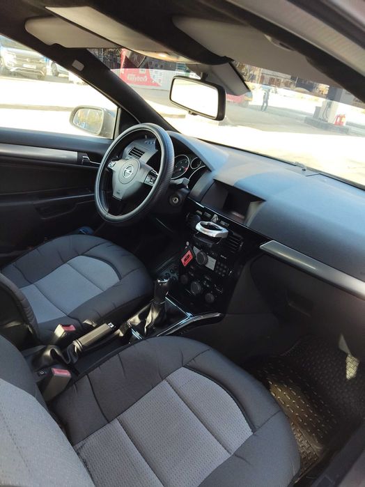 Opel Astra h gtc diesel 1,9 km reali