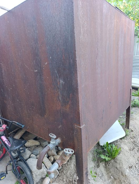 Большая цистерна, ёмкость