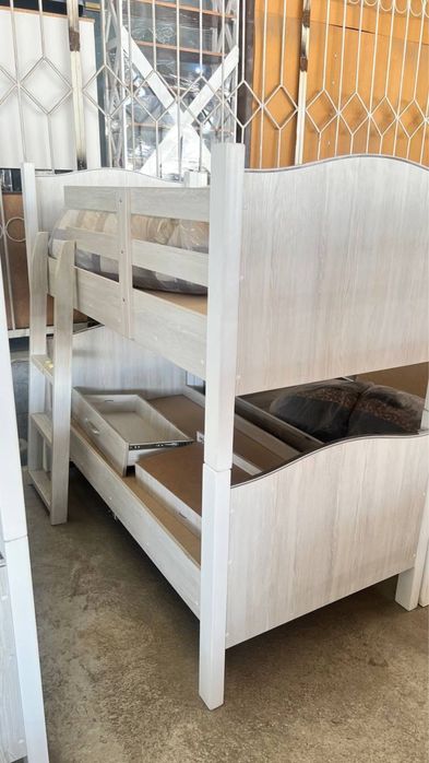 Двухэтажная детская кровать