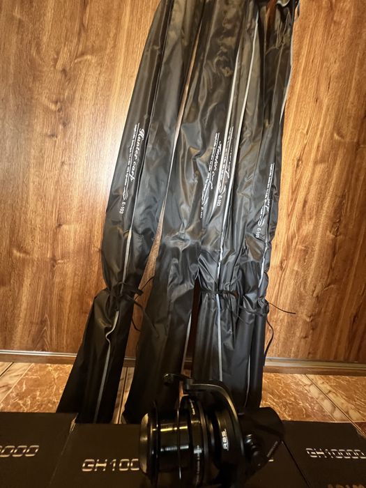 Set 4 Lansete WindBlade Hunter Crap 3.6 + 4 Mulinete SAIMINO GH 10000