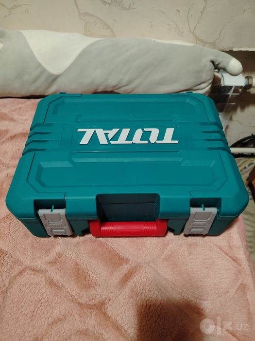Шуруповерт Total