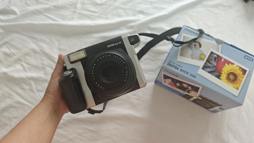 Продам Fujifilm Instax