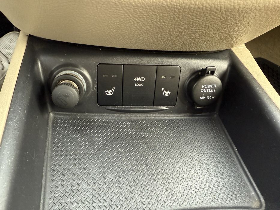 Vand schimb cu atv hyundai santa fe  4x4  cutie manuala