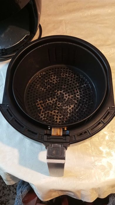 Продавам  Еър  Фраер  Delimano