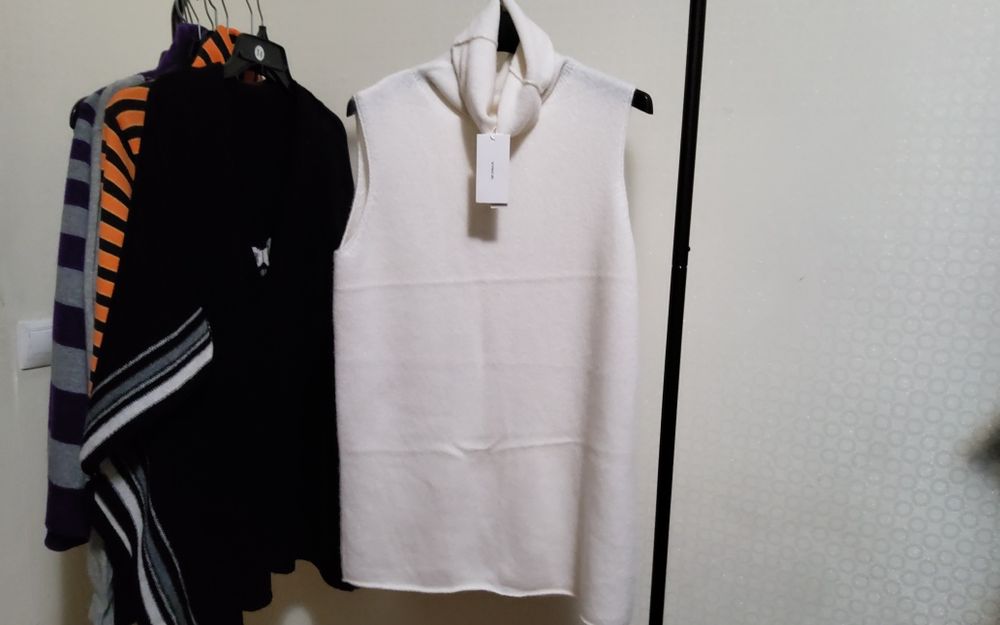 Продам женские кашемировые джемпера