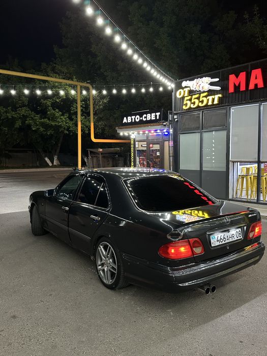 Продам задние стопы мерс 210