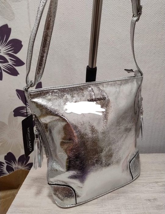 Vând doua genti noi