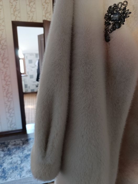 Продам женскую шубу