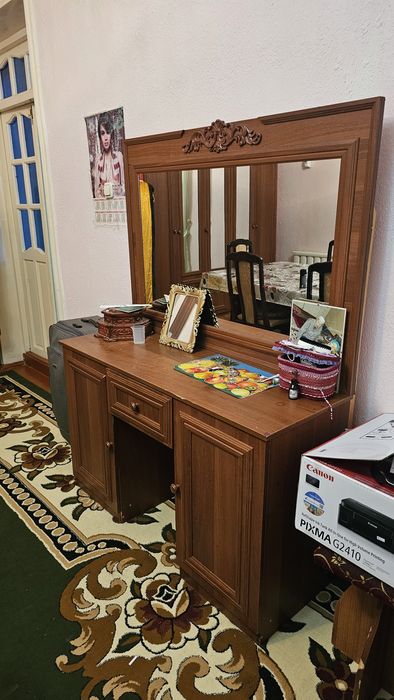 Srochna sotiladi spalniy merely komplekt