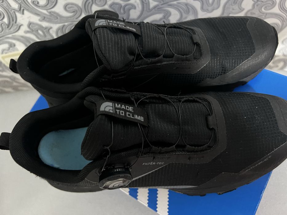 Продам кроссовки