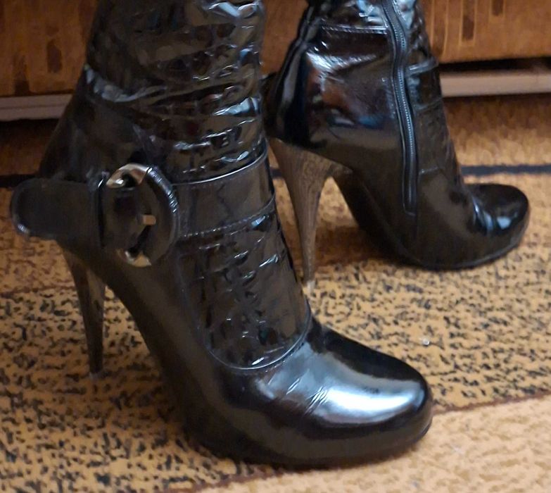 Cizme elegante din piele naturală lăcuită – Imprimeu Croco – Mărimea 37