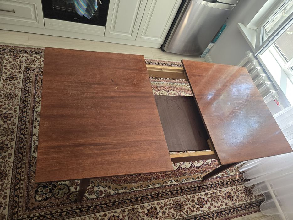 Продам кухонный стол 120*80