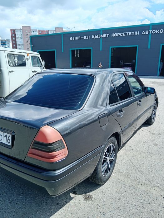 Mercedes benz c180